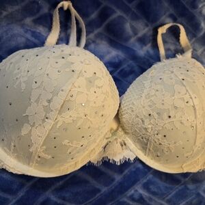 Victoria's Secret Lace Bra - Cream